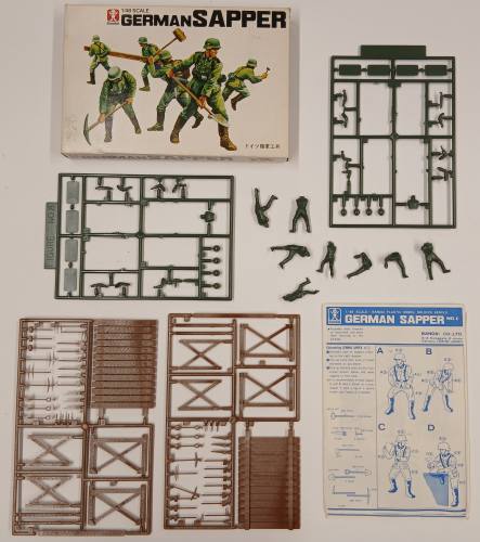 KINGKIT MODEL SCRAPYARD 1/48 BANDAI 8244 GERMAN SAPPER  INCOMPLETE 