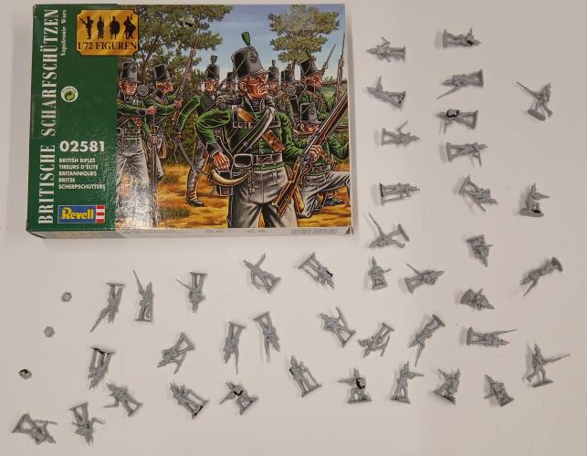 KINGKIT MODEL SCRAPYARD 1/72 REVELL 02581 BRITISH RIFLES  STARTED 
