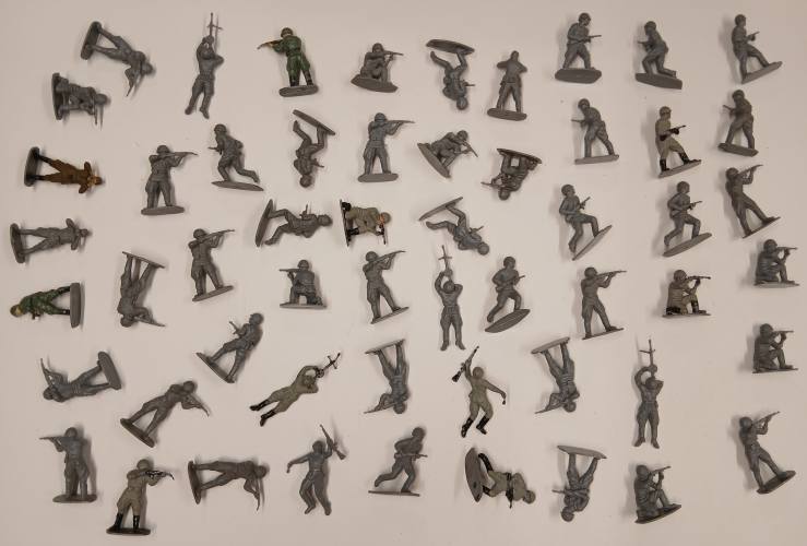 KINGKIT MODEL SCRAPYARD 1/32 AIRFIX RUSSIAN INFANTRY  STARTED - 54 FIGURES 