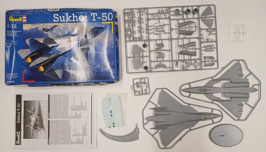 KINGKIT MODEL SCRAPYARD 1/72 REVELL 04664 SUKHOI T-50  DAMAGED BOX 