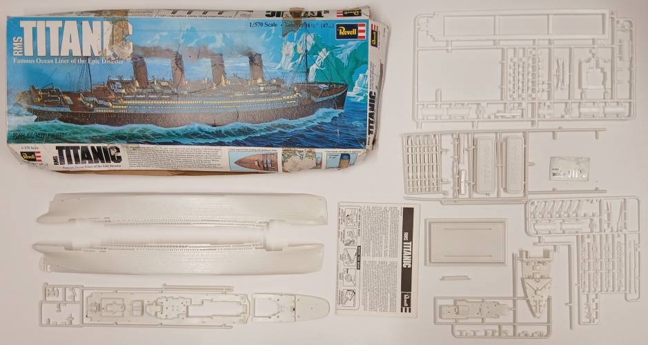 KINGKIT MODEL SCRAPYARD 1/570 REVELL H-445 RMS TITANIC  DAMAGED BOX   INCOMPLETE 