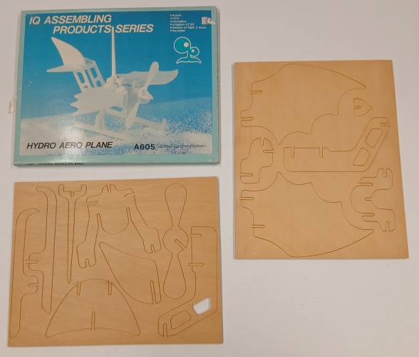 KINGKIT MODEL SCRAPYARD  IQ ASSEMBLING A605 HYDRP AERO PLANE  INCOMPLETE 