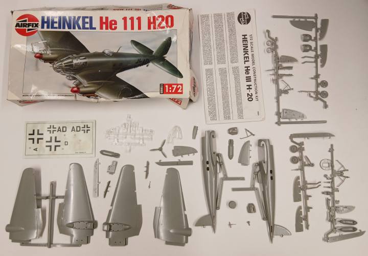KINGKIT MODEL SCRAPYARD 1/72 AIRFIX 05021 HEINKEL HEIII H-20  DESPRUED   DAMAGED BOX 
