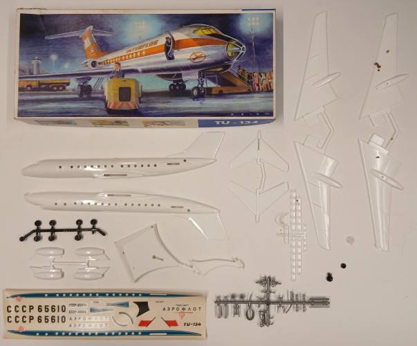 KINGKIT MODEL SCRAPYARD 1/100 VEB TU-134 INTERFLUG  NO INSTRUCTIONS 