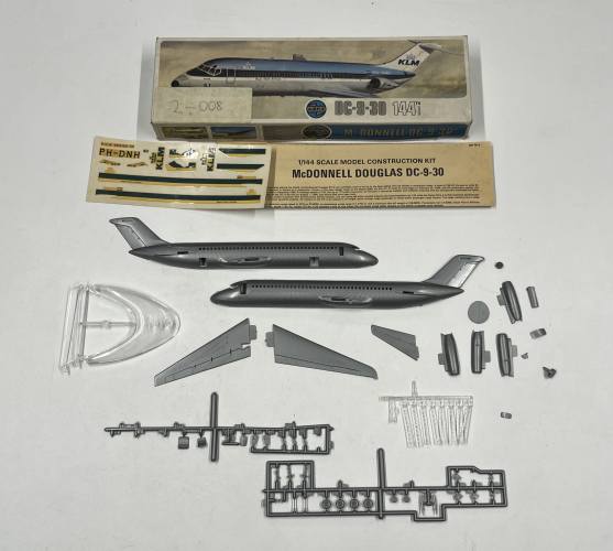 KINGKIT MODEL SCRAPYARD 1/144 AIRFIX 03176 DC-9-30  INCOMPLETE 