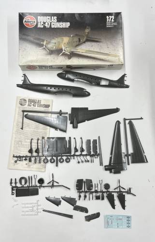 KINGKIT MODEL SCRAPYARD 1/72 AIRFIX 05020 AC-47 GUNSHIP  PAINTED PILOTS 