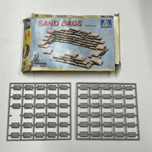 KINGKIT MODEL SCRAPYARD 1/35 ITALERI 406 SAND BAGS  INCOMPLETE 