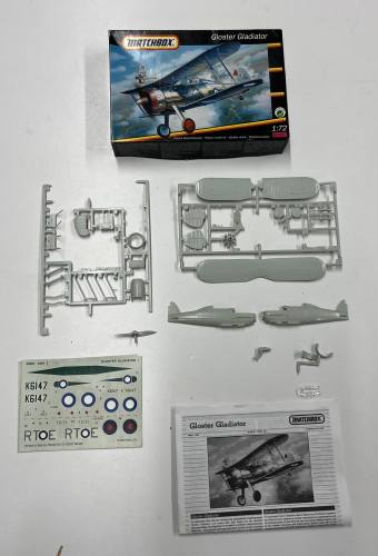 KINGKIT MODEL SCRAPYARD 1/72 MATCHBOX 40062 GLOSTER GLADIATOR  CRACKED DECALS 
