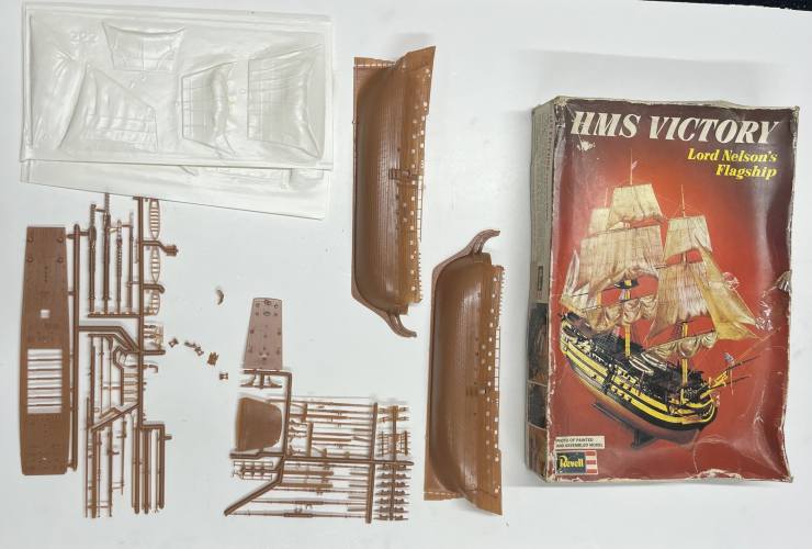 KINGKIT MODEL SCRAPYARD  REVELL H-363 H.M.S. VICTORY LORD NELSON S FLAGSHIP  BROKEN PART 