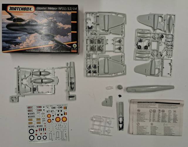 KINGKIT MODEL SCRAPYARD 1/72 MATCHBOX 40124 GLOSTER METEOR NF11/12/14  PAINTED PARTS 