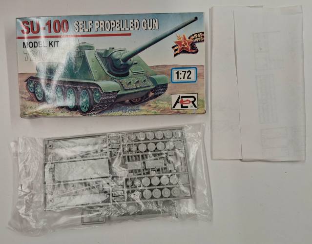 KINGKIT MODEL SCRAPYARD 1/72 AER 7210 SU-100 SELF PROPELLED GUN  NO DECALS 