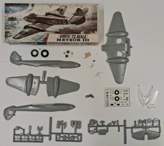 KINGKIT MODEL SCRAPYARD 1/72 AIRFIX 268 METEOR III  NO INSTRUCTIONS  CUT DECALS 