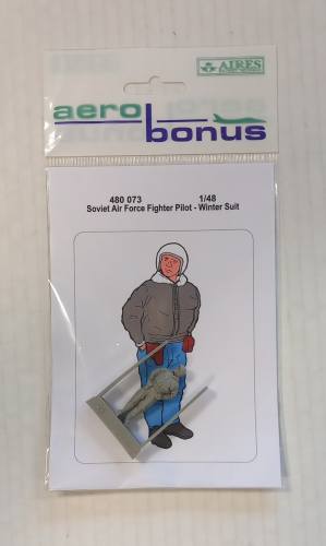 AIRES HOBBY MODELS 1/48 AERO BONUS 480073 SOVIET AIRFORCE FIGHTER PILOT - WINTER SUIT