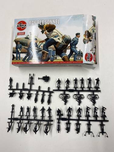 KINGKIT MODEL SCRAPYARD 1/76 AIRFIX A00747V RAF PERSONNEL  INCOMPLETE 