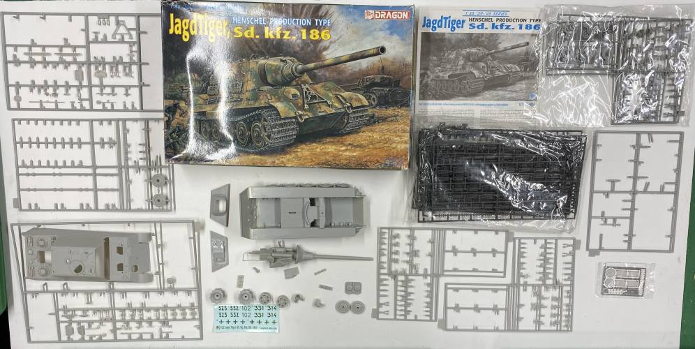 KINGKIT MODEL SCRAPYARD 1/35 DRAGON 6050 JAGDTIGER SD.KFZ.186  STARTED   CRACKED DECALS 