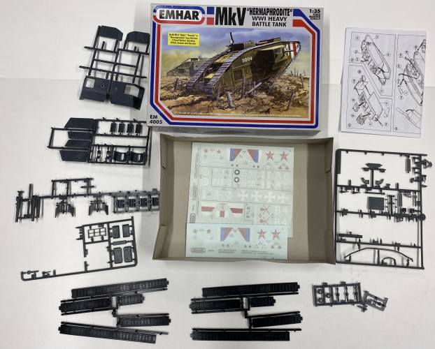 KINGKIT MODEL SCRAPYARD 1/35 EMHAR EM4005 HERMAPHRODITE WWI HEAVY BATTLE TANK  INCOMPLETE 