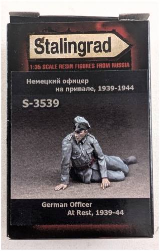 STALINGRAD 1/35 S-3539 GERMAN OFFICER AT REST 1939-1944