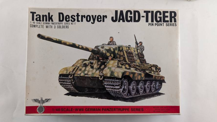 BANDAI 1/48 8259 TANK DESTROYER JAGD-TIGER