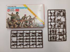 Thumbnail KINGKIT MODEL SCRAPYARD ESCI 208 WW2 BRITISH PARATROOPERS RED DEVILS INCOMPLETE