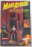Thumbnail SCREAMIN MODEL KITS 4120 MARS ATTACKS NO PLACE TO HIDE MODEL KIT DIORAMA