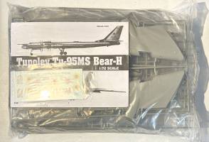 Thumbnail TRUMPETER MODELS 01601 TUPOLEV Tu-95MS BEAR H - UK SALE ONLY  NO BOX 