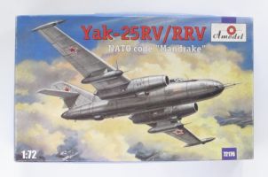 Thumbnail A MODEL 72176 YAK-25 RV/RRV