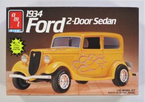 Thumbnail AMT 6510 1934 FORD 2-DOOR SEDAN