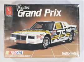 Thumbnail AMT 6746 PONTIAC GRAND PRIX NASCAR