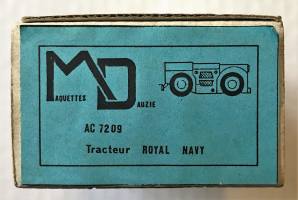 Thumbnail MAQUETTE 7209 ROYAL NAVY TRACTOR