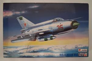 Thumbnail MASTERCRAFT F-37 MIG-21 RECON MIG