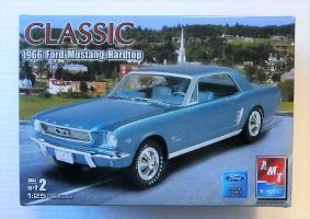Thumbnail AMT 31542 CLASSIC 1966 FORD MUSTANG HARDTOP