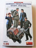 Thumbnail MINIART 38010 GERMAN TRAIN STATION STAFF 1930-1940S