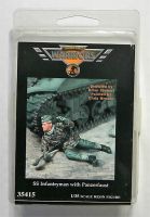 Thumbnail SQUADRON MODELS 35415 SS INFANTRYMAN WITH PANZERFAUST