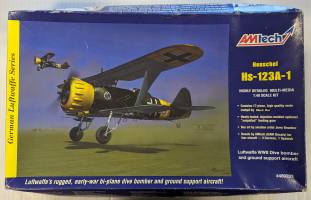 Thumbnail AMTECH 489203 HENSCHEL HS-123A-1 LUFTWAFFE WWII DIVE BOMBER 