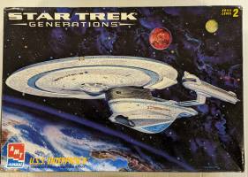 Thumbnail AMT 8762 STAR TREK GENERATIONS U.S.S. ENTERPRISE B