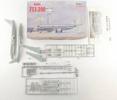 Thumbnail KINGKIT MODEL SCRAPYARD MINICRAFT 14446 BOEING 737-300 STARTED NO DECALS