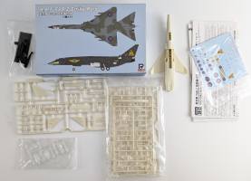 Thumbnail KINGKIT MODEL SCRAPYARD PIT ROAD SN-12 RAF TSR.2 STRIKE ROLE  STARTED 