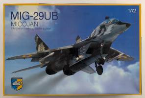 Thumbnail CONDOR 72004 MIG-29UB