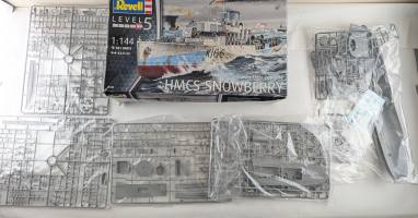 Thumbnail KINGKIT MODEL SCRAPYARD REVELL 05132 HMCS SNOWBERRY  NO INSTRUCTIONS 