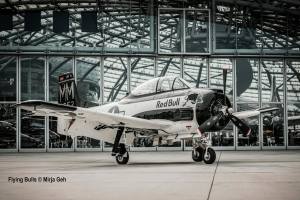 Thumbnail REVELL 05635 NORTH AMERICAN T-28B TROJAN THE FLYING BULLS GIFT SET