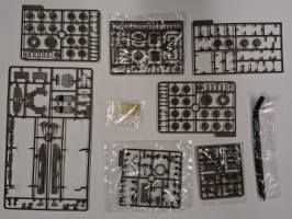 Thumbnail KINGKIT MODEL SCRAPYARD UHU SD.KFZ.251/20 AUSF.D STARTED
