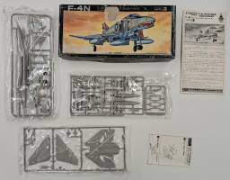 Thumbnail KINGKIT MODEL SCRAPYARD FUJIMI 7A-G3-1000 MCDONNELL DOUGLAS F-4N SUNDOWNERS G3F-4N  DAMAGED BOX 