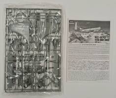 Thumbnail KINGKIT MODEL SCRAPYARD ACADEMY 1605 KC97G FLYING BOOM TANKER DAMAGED BOX