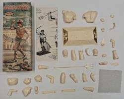 Thumbnail KINGKIT MODEL SCRAPYARD AURORA 406-98 ROMAN GLADIATOR WITH TRIDENT STARTED