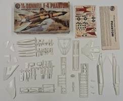 Thumbnail KINGKIT MODEL SCRAPYARD AIRFIX 04013-8 MCDONNELL F-4 PHANTOM DAMAGED BOX