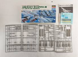 Thumbnail KINGKIT MODEL SCRAPYARD HASEGAWA X72-3 AIRCRAFT WEAPONS III U.S. AIR TO AIR MISSILES  INCOMPLETE 