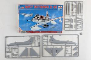 Thumbnail KINGKIT MODEL SCRAPYARD ESCI 9004 NAVY SKYHAWK A-4E  NO INSTRUCTIONS AND DECALS 