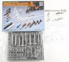 Thumbnail KINGKIT MODEL SCRAPYARD HASEGAWA 36002 AIRCRAFT WEAPONS B US GUIDED BOMBS AND ROCKET LAUNCHERS  NO DECALS 