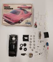 Thumbnail KINGKIT MODEL SCRAPYARD MPC 1-0779 VOLARE ROAD RUNNER SUPER PAK  STARTED 