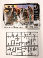 Thumbnail KINGKIT MODEL SCRAPYARD MASTERBOX 35218 GERMAN MILITARY MEN 1944-1945  INCOMPLETE 
